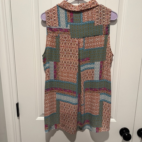 Rose & Olive Patchwork  Multicolor Sleeveless Blouse - Picture 4 of 5